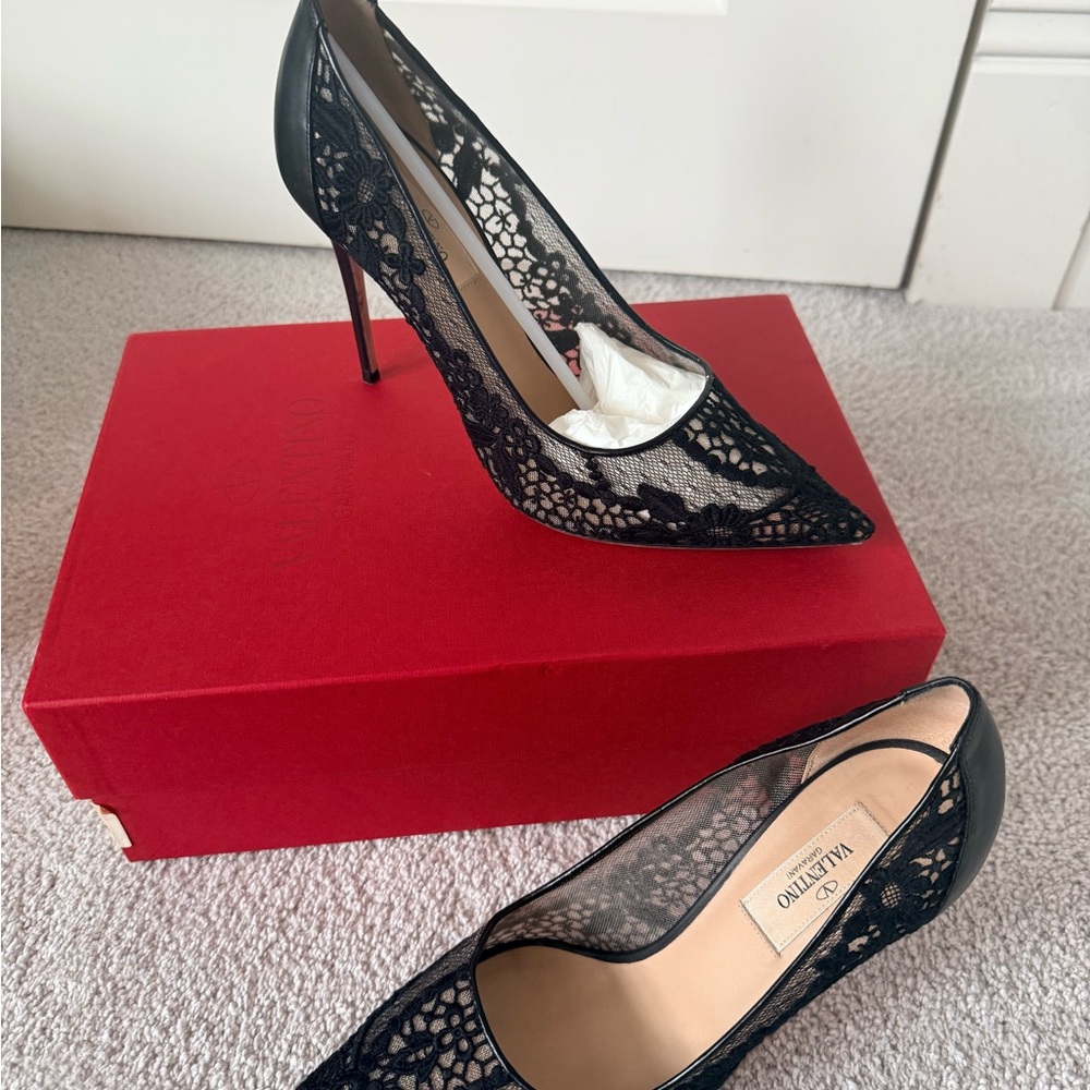 Valentino Black Lace Pointed-Toe Stiletto Pumps